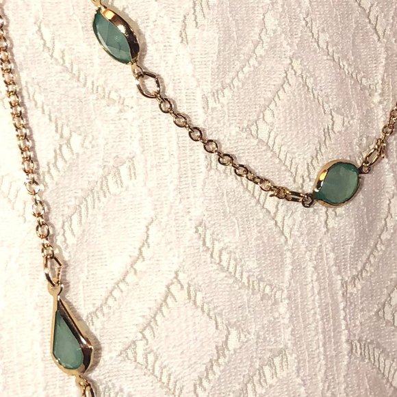 Green Necklace Earring Set - Picture 10 of 13